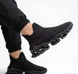 Men's Stylish Lightweight Casual Sneakers New Style Mesh Breathable Blade Sole Comfortable Fashionable Men's Footwear