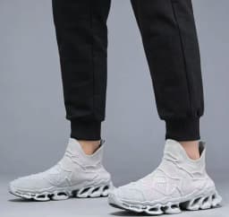 Men's Stylish Lightweight Casual Sneakers New Style Mesh Breathable Blade Sole Comfortable Fashionable Men's Footwear