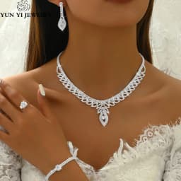 New product leaf necklace and earrings set of four pieces - fashionable European-style wedding diamond accessories
