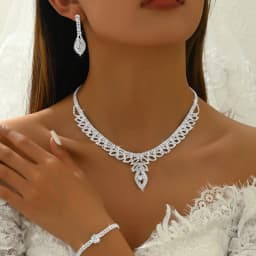 New product leaf necklace and earrings set of four pieces - fashionable European-style wedding diamond accessories