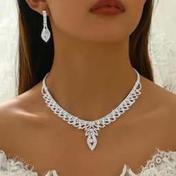 New product leaf necklace and earrings set of four pieces - fashionable European-style wedding diamond accessories