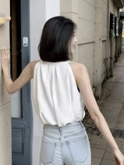 Elegant Halter Sleeveless Summer Top Women Casual Off shoulder T shirt Daily Outdoor Korean Chic Cropped Tank Top Solid color