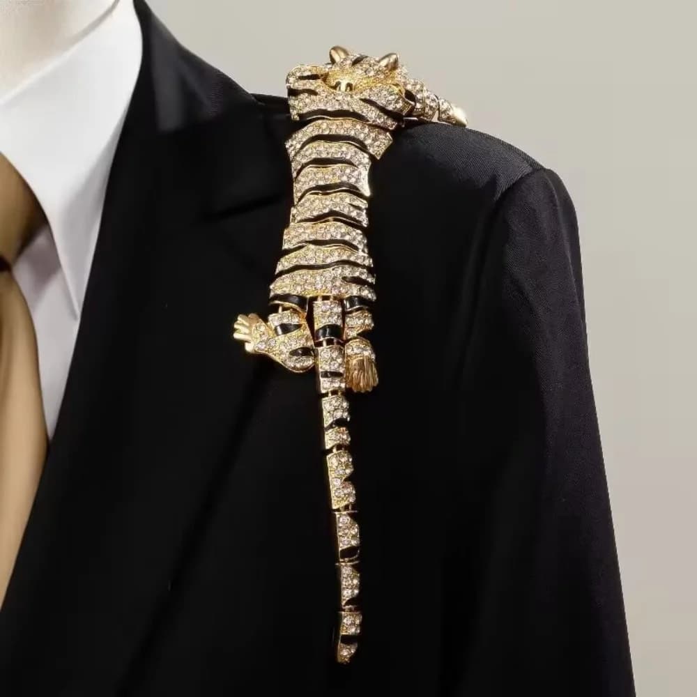 1 Piece Set Rhinestone Tiger Brooch, Bold Light Luxury Style, Suitable for Suit Jacket Accent / Formal Wear / Unique Holiday Gif