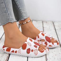 Pink Strawberry Summer Beach Slippers Women 2026 Soft Sole Eva Cloud Slides Woman Outdoor Non Slip Beach Sandals Plus Size 36-45