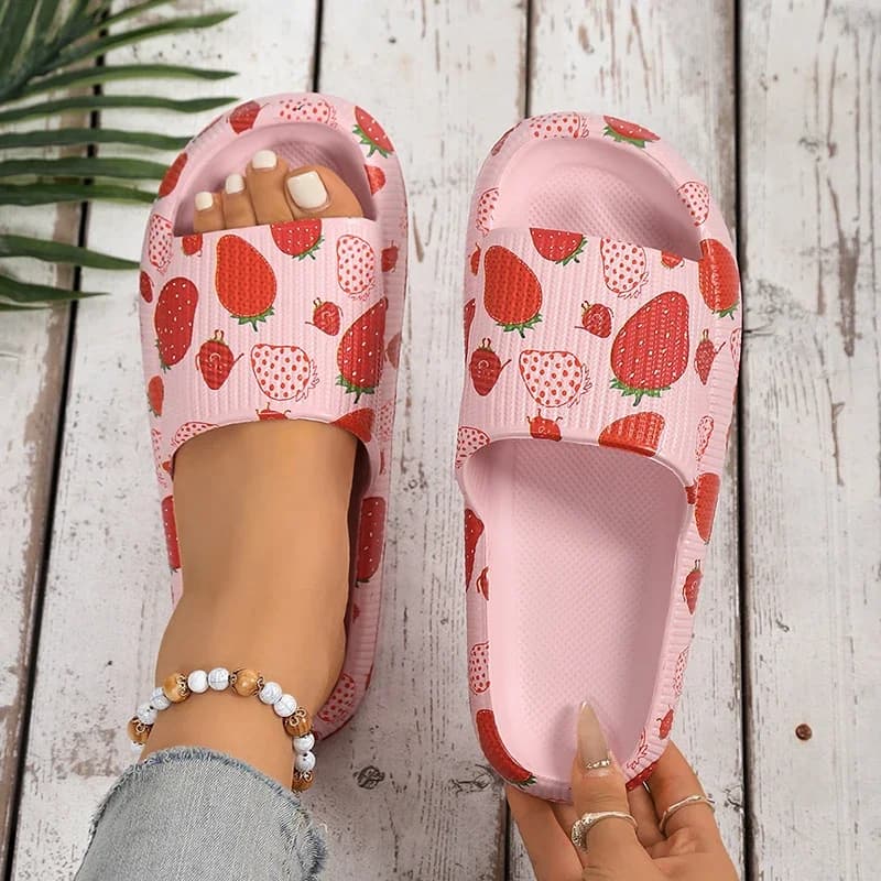 Pink Strawberry Summer Beach Slippers Women 2026 Soft Sole Eva Cloud Slides Woman Outdoor Non Slip Beach Sandals Plus Size 36-45