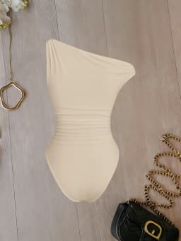 Women's One Shoulder Ruched Bodysuit Metal Detail Solid Color Sleeveless Bodysuit