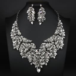 Luxurious artificial crystal necklace and earrings set for women's formal evening gown as a gift for the wife