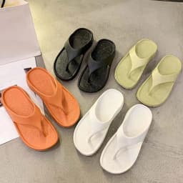 Portable Soft Sole Non-slip Flip Flops Thickened Solid Color EVA Slippers Resilience Stylish Outdoor Flip Flops Women