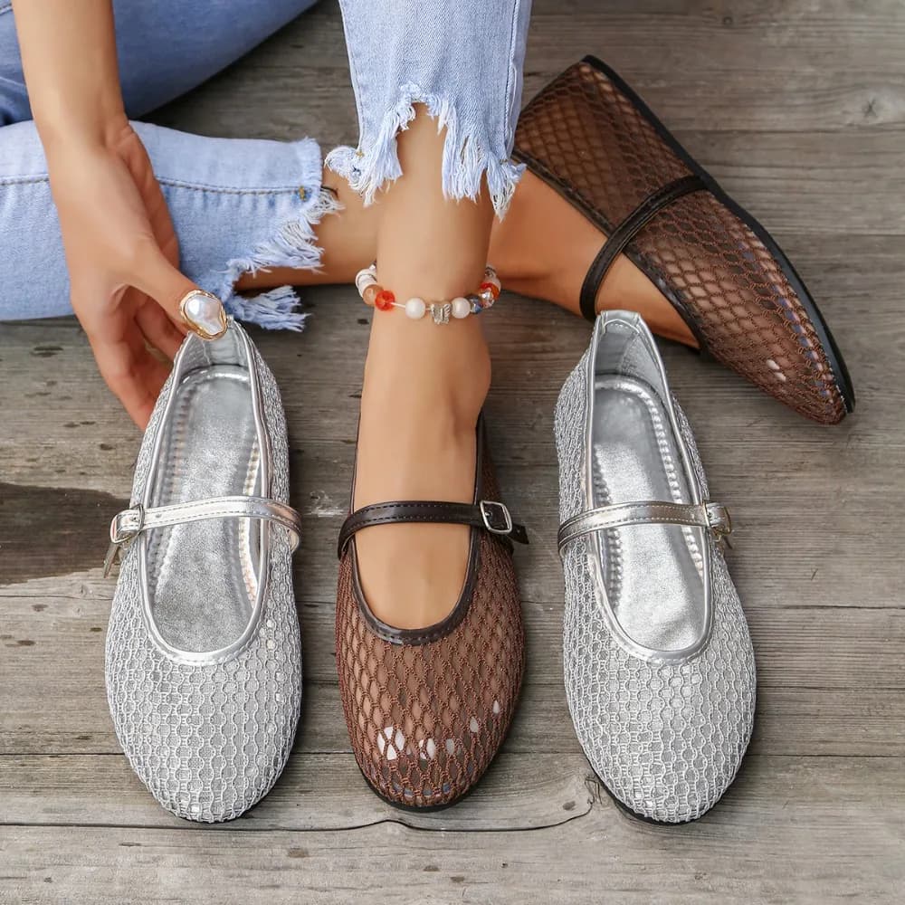 2026 Summer Designer Cosy Mesh Heels Women Flat Shoes Fashion Round Toe Buckle Strap Casual Outdoor Dress Sandals