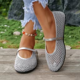 2026 Summer Designer Cosy Mesh Heels Women Flat Shoes Fashion Round Toe Buckle Strap Casual Outdoor Dress Sandals