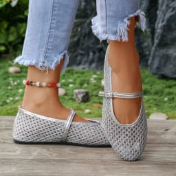 2026 Summer Designer Cosy Mesh Heels Women Flat Shoes Fashion Round Toe Buckle Strap Casual Outdoor Dress Sandals