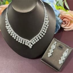 European and American Temperament, High-End Sense, Gorgeous Retro Water Droplet Diamond Necklace, Earring Set Suitable for Daily