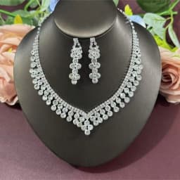European and American Temperament, High-End Sense, Gorgeous Retro Water Droplet Diamond Necklace, Earring Set Suitable for Daily