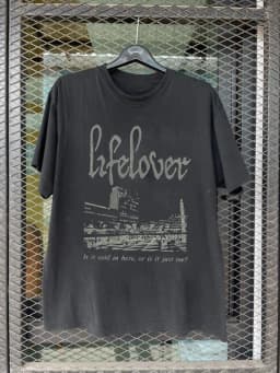 Is It Cold Here or Just Me Feeling Cold? "T-shirt Print Pattern By Lifelover Band, Suitable for Men, Suitable for All Seasons