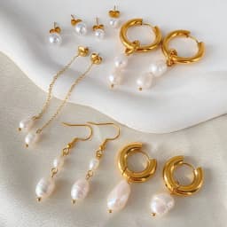 Luxury Pearl Hoop Earrings Minimalist 18K Gold Plated Pearl Charms Earrings for Girls Trendy Anniversary Birthday Jewelry Gift