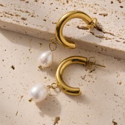Luxury Pearl Hoop Earrings Minimalist 18K Gold Plated Pearl Charms Earrings for Girls Trendy Anniversary Birthday Jewelry Gift