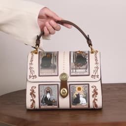 2026 Autumn and Winter New Niche Design High-End Handbag Retro Light Luxury Heavy Industry Boston Women's Pillow Small Square Ba