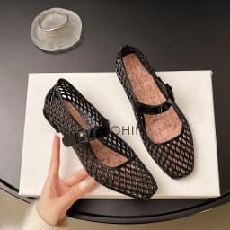 French hollow sandals for women's summer fashion with a single buckle and breathable flat bottom crystal sole