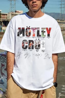 Retro 2026 Motley Crue Band Graphic TShirt Mens Womens Cotton Tee Summer Casual Short Sleeve Round Neck Clothing Loose