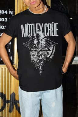 Retro 2026 Motley Crue Band Graphic TShirt Mens Womens Cotton Tee Summer Casual Short Sleeve Round Neck Clothing Loose