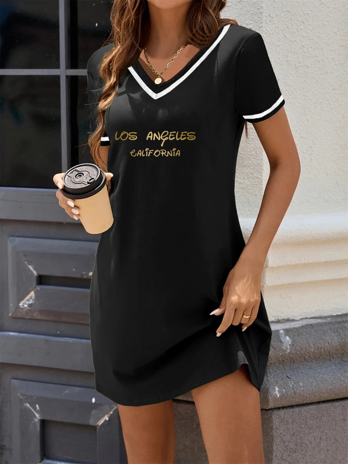 Fashionable Printed American Casual Style Color-Blocked V-Neck Short-Sleeve Long Top, Loose Fit, Casual and Slimming T-Shirt Dress, Suitable for Spring and Summer Commuting and Home Wear, Women's Clothing