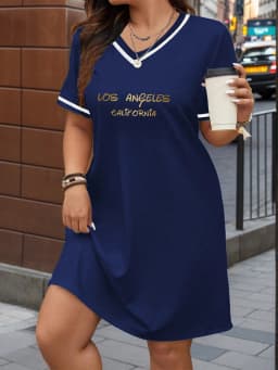 Fashionable Printed American Casual Style Color-Blocked V-Neck Short-Sleeve Long Top, Loose Fit, Casual and Slimming T-Shirt Dress, Suitable for Spring and Summer Commuting and Home Wear, Women's Clothing