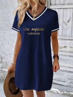 Fashionable Printed American Casual Style Color-Blocked V-Neck Short-Sleeve Long Top, Loose Fit, Casual and Slimming T-Shirt Dress, Suitable for Spring and Summer Commuting and Home Wear, Women's Clothing