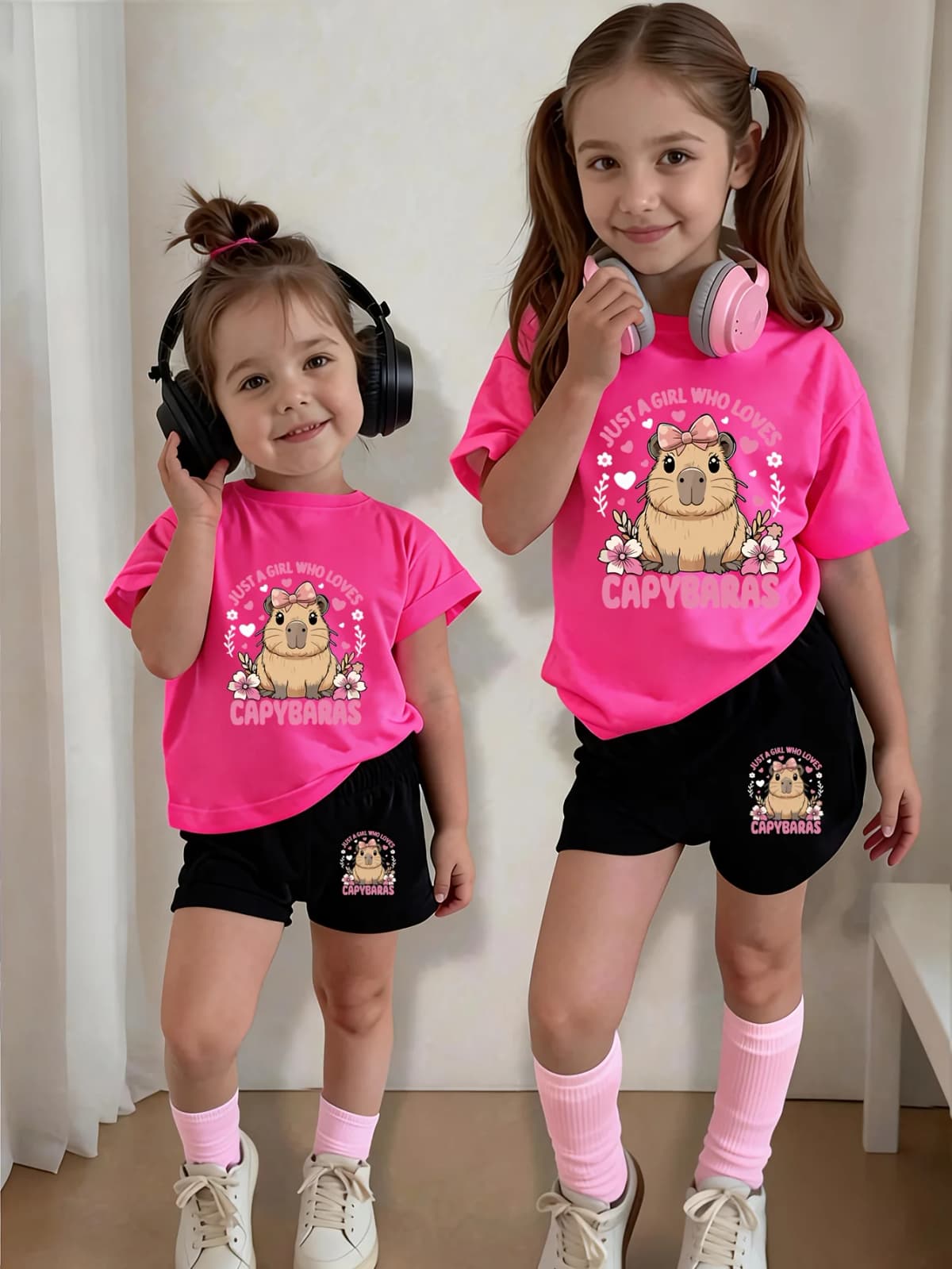 Casual Short-Sleeved Shorts Two-Piece Set for Girls Aged 4-12, Rose Red Round-Neck T-Shirt with Cute Capybara Print, Bow, Flower and Heart Elements Printed on It, Suitable for Going Out, Home, School, and Versatile