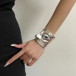 Vintage Facial Features Bracelet Exaggerated Open Cuff Cuff Bracelet Hand Crafted 3D Design Open Bangle