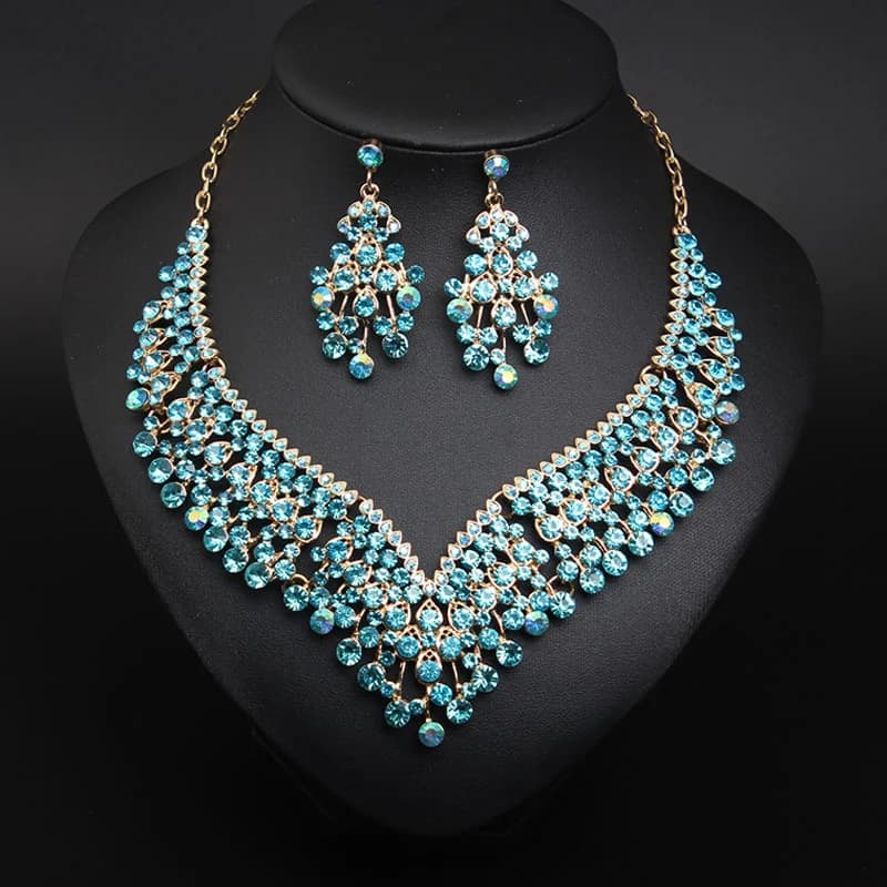 Diamond-studded necklace and earrings set. High-quality waterproof jewelry. Gift for your wife.