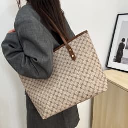 Luxury Vintage Women Tote Bag Monogram Print Rivet PU Leather Shoulder Bag Large Capacity Zipper Handbag for Commute Shopping