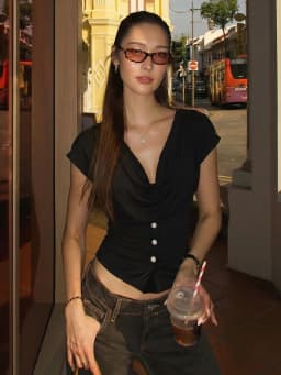 Hugcitar Swing Collar Solid Short Sleeve Buttons Crop T-Shirt Ruched Sexy Slim Top Summer Women Fashion Clothes Party Festival