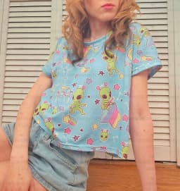 Pastel Alien Cropped Tee with Rainbows and Stars Women's Short Sleeve Crop Top Casual T-shirt Kawaii Fairy Kei Yume Kawaii