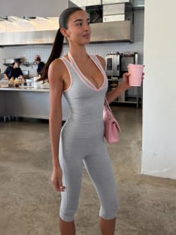 Weird Puss Casual Tracksuit 2 Piece Set Woman Color Blocking Fake 2 Piece Halter Low-Neck Tank Tops+Crop Pants Sporty Style Suit