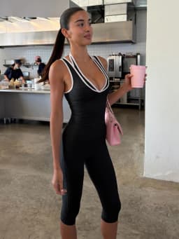 Weird Puss Casual Tracksuit 2 Piece Set Woman Color Blocking Fake 2 Piece Halter Low-Neck Tank Tops+Crop Pants Sporty Style Suit