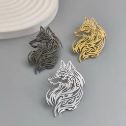 Original design hollow wolf head gold-plated stainless steel brooch, waterproof and non-fading pin, suit accessories