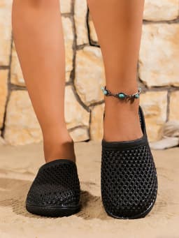 Women's Summer Casual Simple Breathable Eva One-Piece Flat Slip-On Slippers Suitable for Home and Outdoor Beach Use, Closed-Toe Anti-Kick Slippers