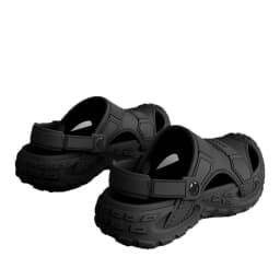 Clog Shoes Suitable for Outdoor Wear in Summer, Non Slip, Breathable, and Odor Proof Sandals for Both Men and Women