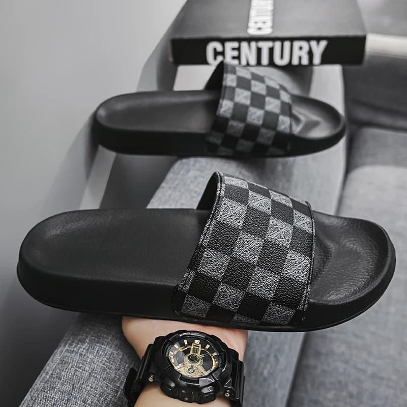 Men's Slippers 2026 Summer Outer Wear Men's Non-Slip Anti-Odor Casual Outdoor Beach Slippers