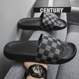 Men's Slippers 2026 Summer Outer Wear Men's Non-Slip Anti-Odor Casual Outdoor Beach Slippers