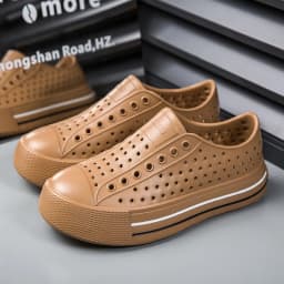 New Summer Female Sandals Outdoor Beach Water Shoes Clogs EVA Slip-On Kid Boy Girls Garden Thick Bottom Sports Sandals Cave Shoe