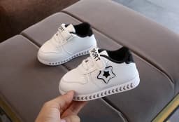 Little Kids Fashion LED Bright Sneakers Children's Shining Light Sneakers Kids Breathable Glowing Light Shoes Girls Casual Shoes