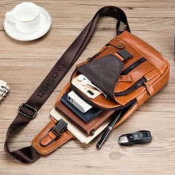 Genuine leather men's chest bag, cowhide retro single shoulder crossbody bag with built-in USB charging port and card slot