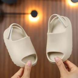 Children's Slippers Summer Wear Sandals Slippers Wholesale Soft Soles Breathable Comfortable Beach Shoes Hole Shoes Small Kids