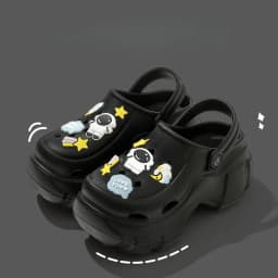 New Sandal Slippers DIY Women Mules Summer Cute Cartoon Clogs Beach Sandals Cave Hole Female Garden Shoe For Students Girls