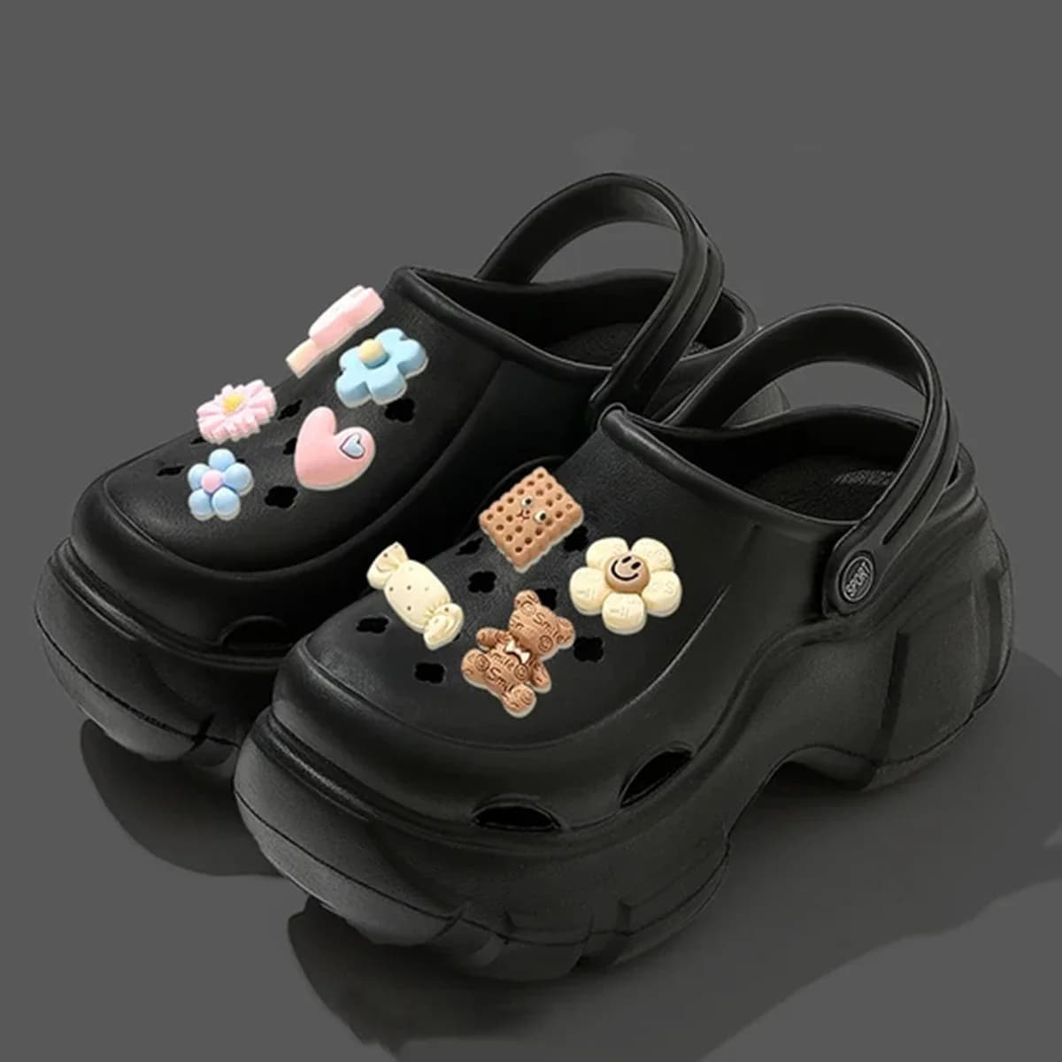 New Sandal Slippers DIY Women Mules Summer Cute Cartoon Clogs Beach Sandals Cave Hole Female Garden Shoe For Students Girls