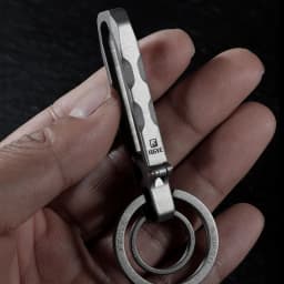 Luxury Titanium Men Belt Key Chain Lightweight Waist Hanging Buckle Durable for Car Key Ring Holder EDC Quickdraw Male Gifts