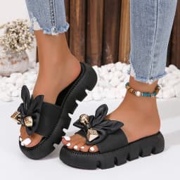 Summer Casual Fashion Round Toe Flat Solid Color Comfortable Open Toe Metal Decorated Non-Slip Women's Slippers