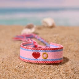 2024 New 26 Embroidery Initial Letters Handwoven Heart Bracelet For Women Summer Beach Pink Friendship Lovers Bracelet