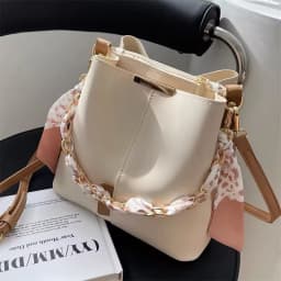 New Autumn And Winter High Quality Women's Crossbody Fashion Casual Underarm One Shoulder Versatile Bucket Bag